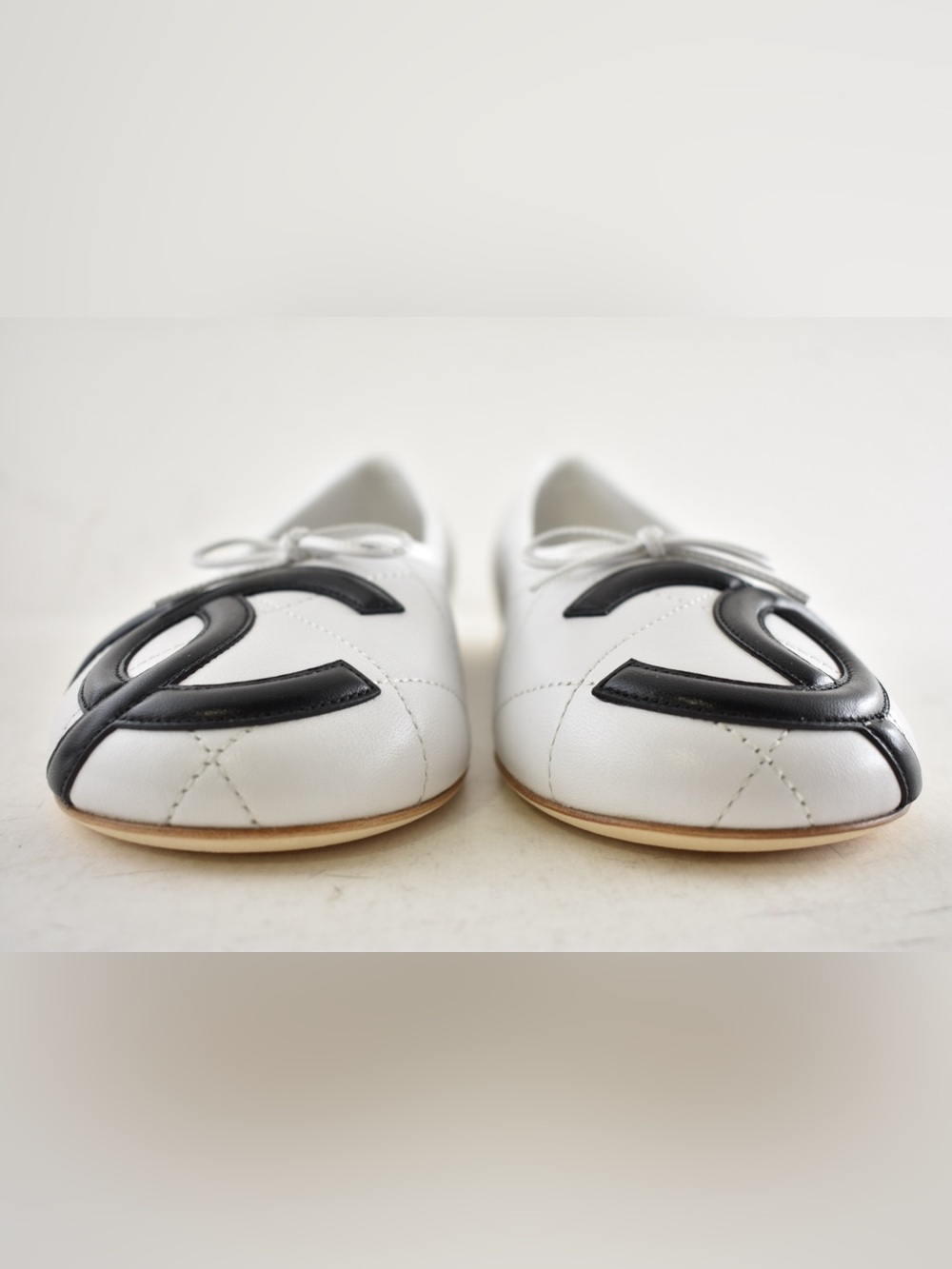 Chanel 26M Coco Beach Cambon White Black CC XL Logo Ballet Ballerina Flat 36.5 - Picture 8 of 16
